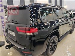 تۆیۆتا لاند کروزەر